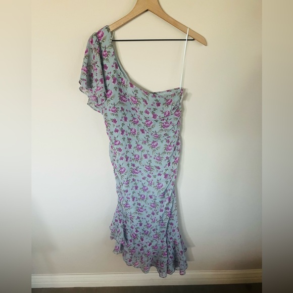 ASTR The Label Lisa Floral One Shoulder Dress Size M - Picture 4 of 4